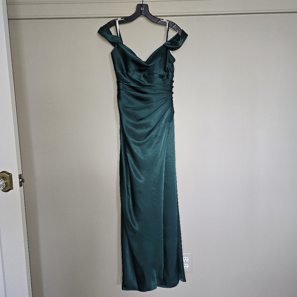 Elegant Green Sleeveless Dress